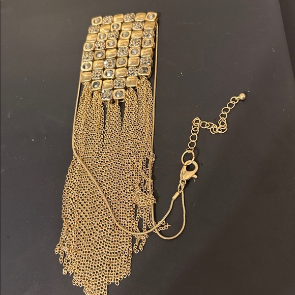 Elegant Gold and Black Statement Necklace - Picture 3 of 12